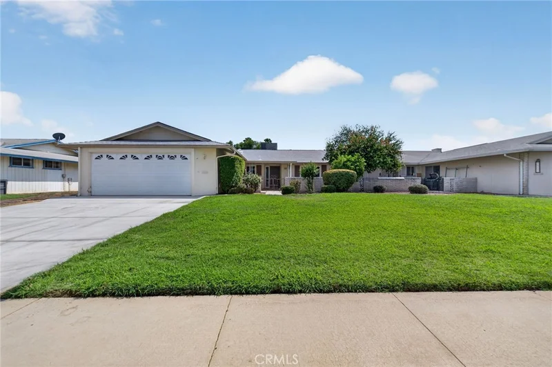 Photo 2 of 26125 Mccall Boulevard