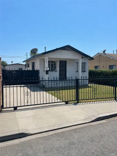 530 W Poplar