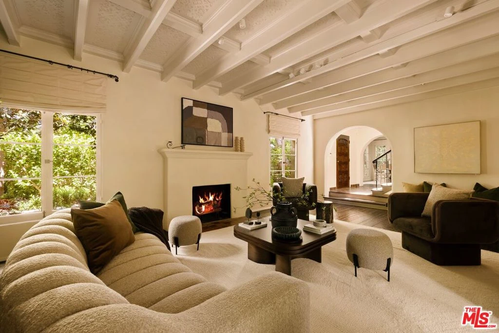 Interior 3