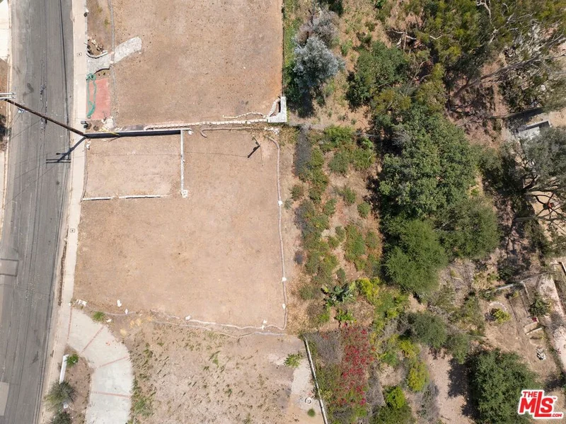 Photo 2 of 1067 Las Pulgas Road