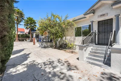 1530 N Mariposa photo 2