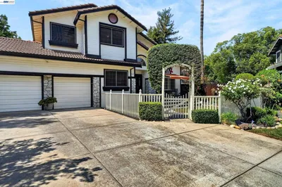 467 Pecan Pl photo 2