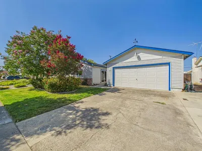 5771 W Walbrook Drive