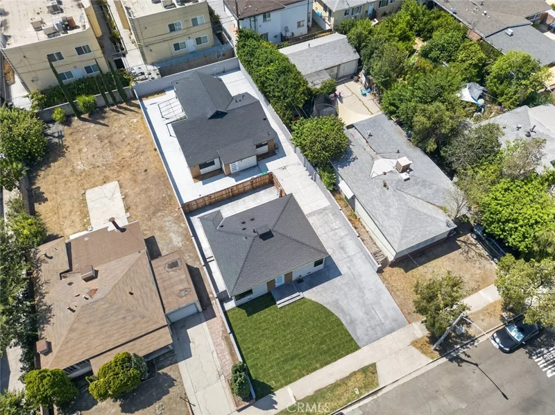 2325 N Naomi Street photo 2
