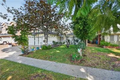 10445 Valley View Avenue photo 2