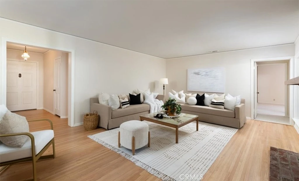 Interior 4