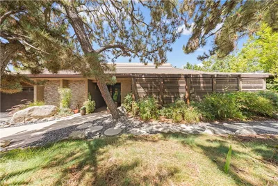 2275 N La Paz photo 2