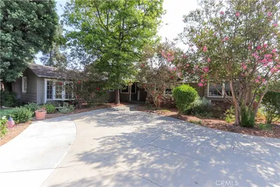 3806 Rosehedge