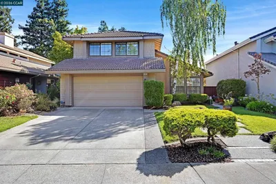 7297 Castle Dr photo 2