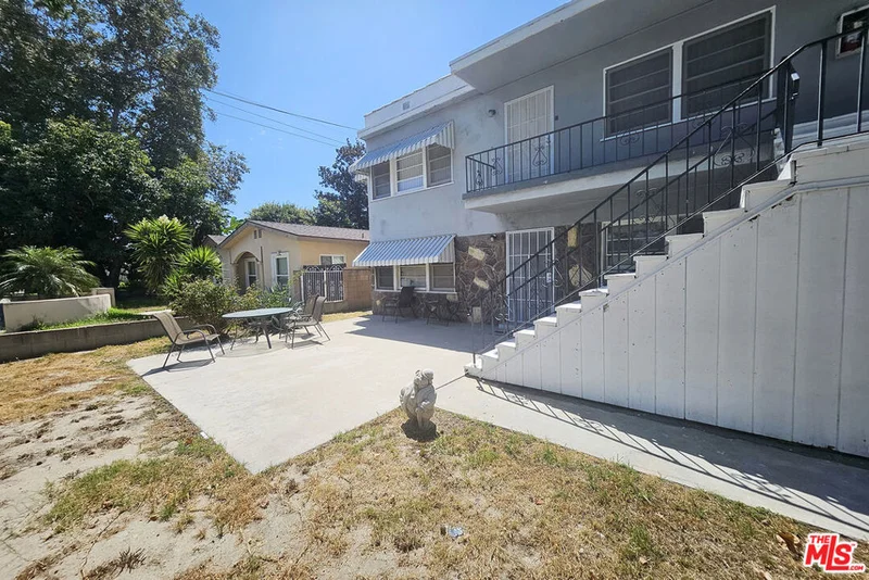 1341 N Keystone Street photo 2