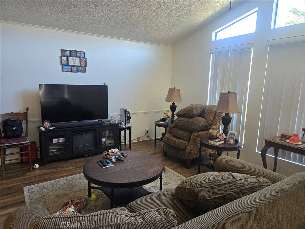 Interior 4