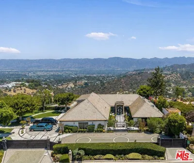 8416 Skyline Drive