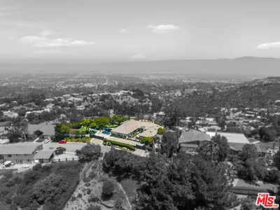 8416 Skyline Drive photo 2