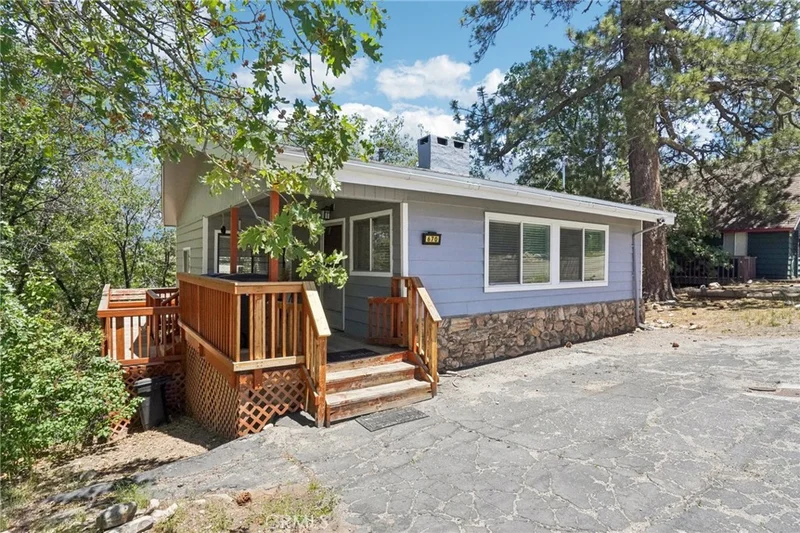 Photo 2 of 670 Villa Grove Avenue