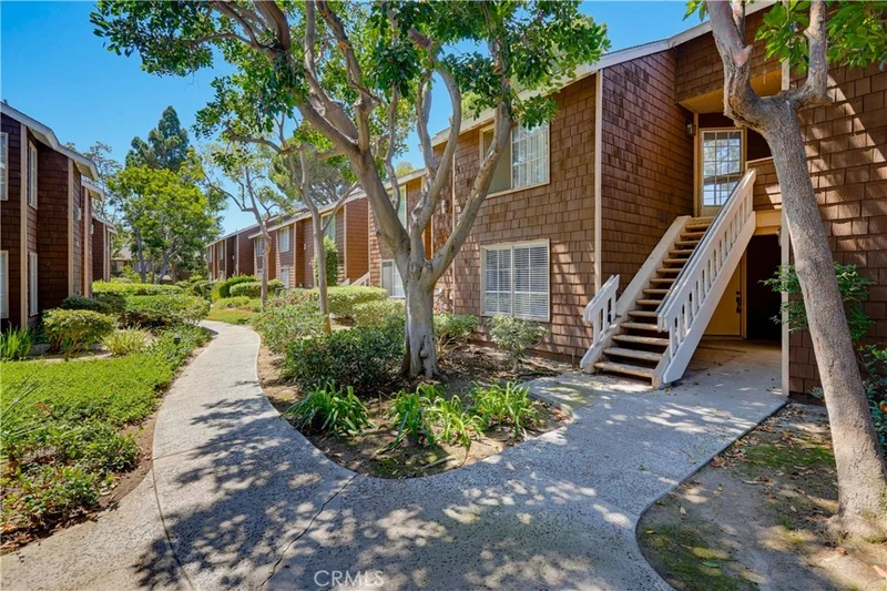 12555 Euclid Street 111