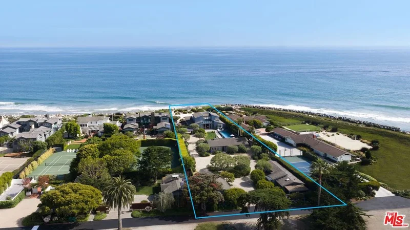 Photo 2 of 4217 Avenue Del Mar