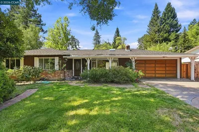 208 Ivy Dr