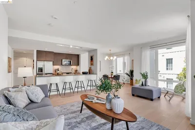 51 Innes Ct 204