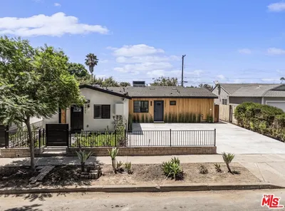 7931 Zelzah Avenue photo 2