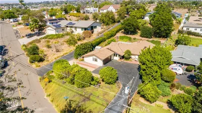 1065 Anza