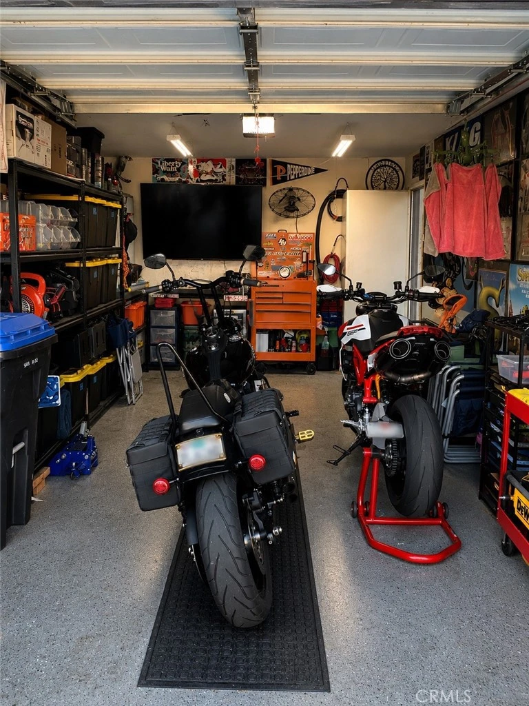 Interior 4
