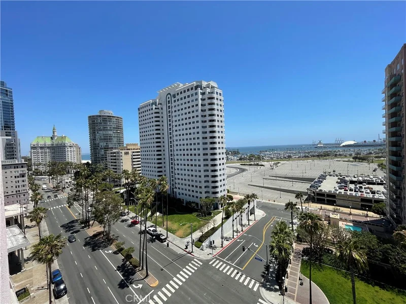 525 E Seaside 1806