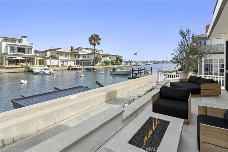 Photo 2 of 113 Grand Canal