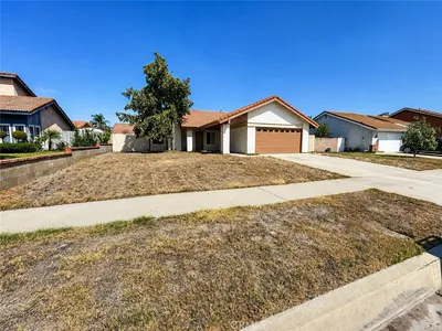 2703 S Fern