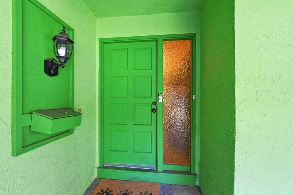 Interior 2