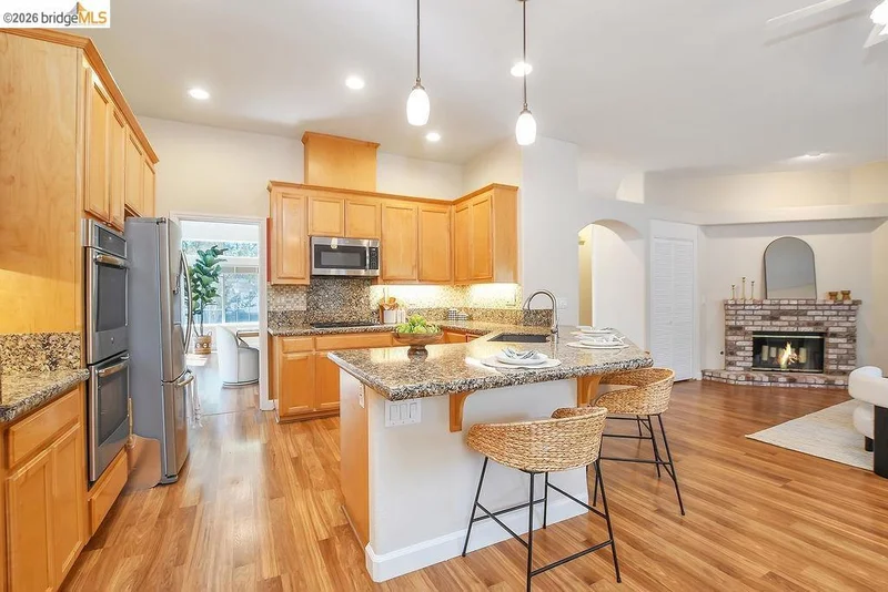 Photo 2 of 54 Janin Pl