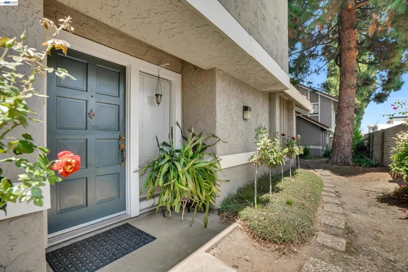Photo 2 of 2023 Los Gatos Almaden Rd