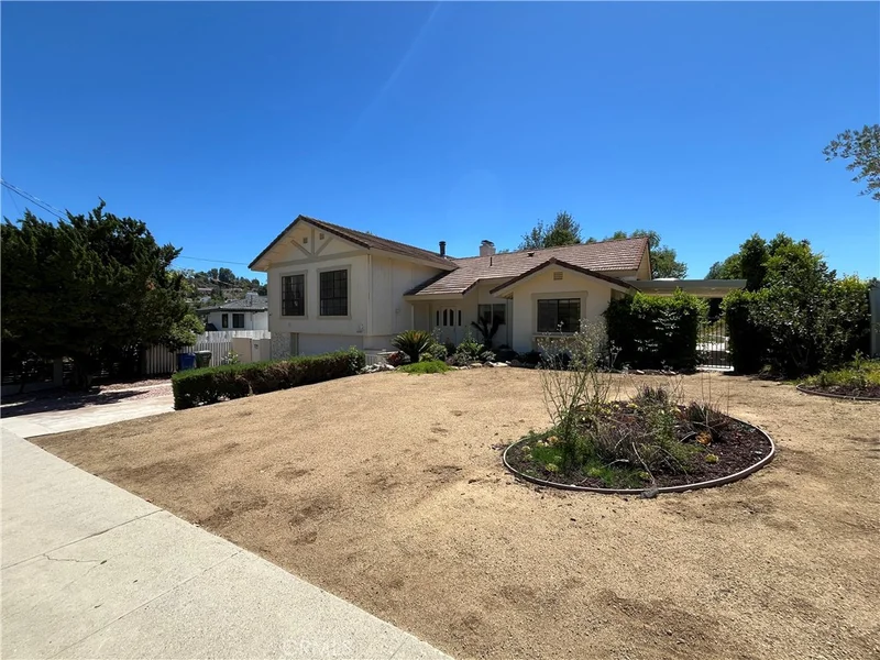 4527 Stark photo 2