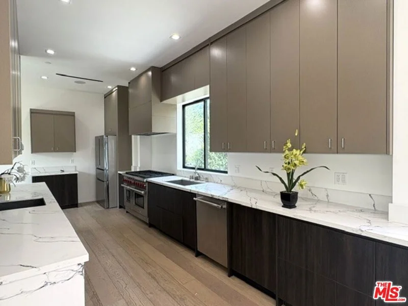 Photo 2 of 4338 Huntley Avenue