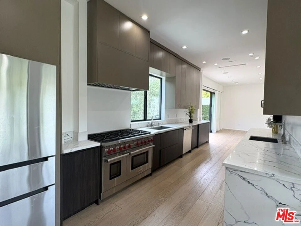 Interior 3