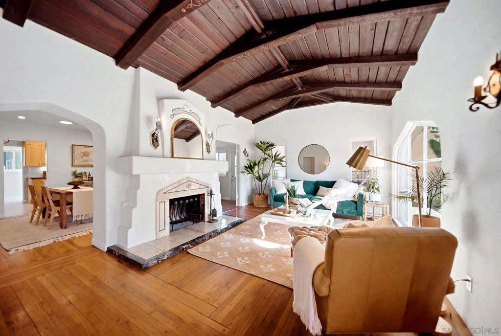 Interior 3