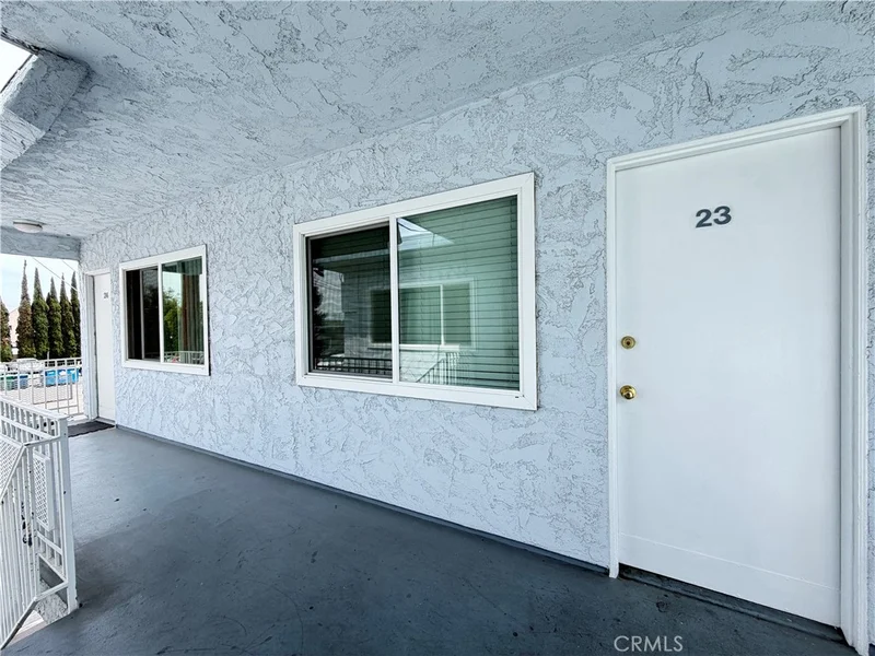 12926 Doty Avenue 23 photo 2