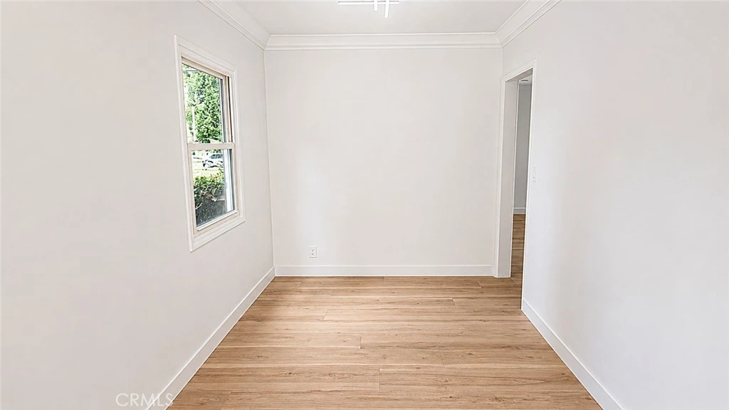Interior 4