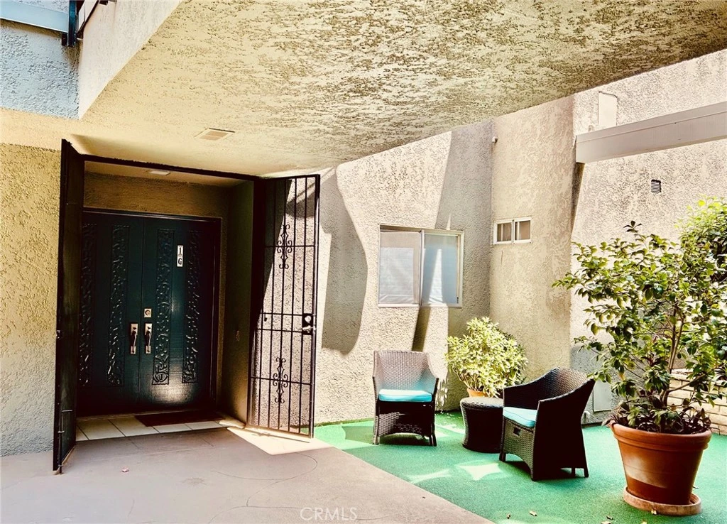 Interior 2