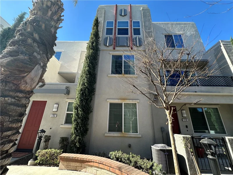 106 Eureka Place photo 2