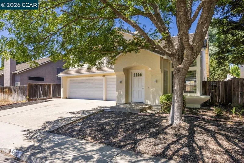 Photo 2 of 4540 Knollpark Cir