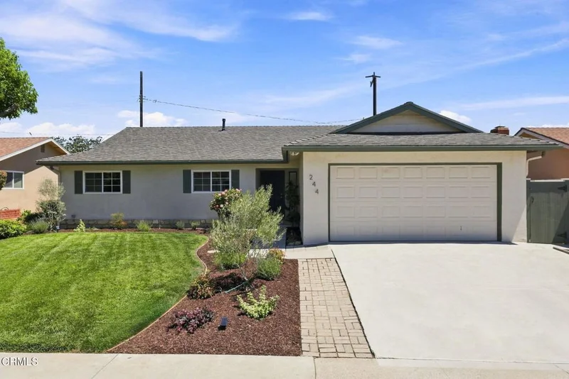 Photo 2 of 244 Mackay Avenue