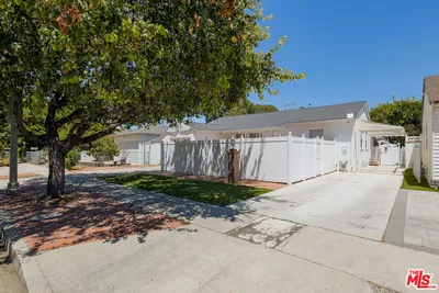 18813 Cantlay Street