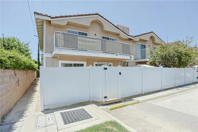 1708 S Angel Court photo 2