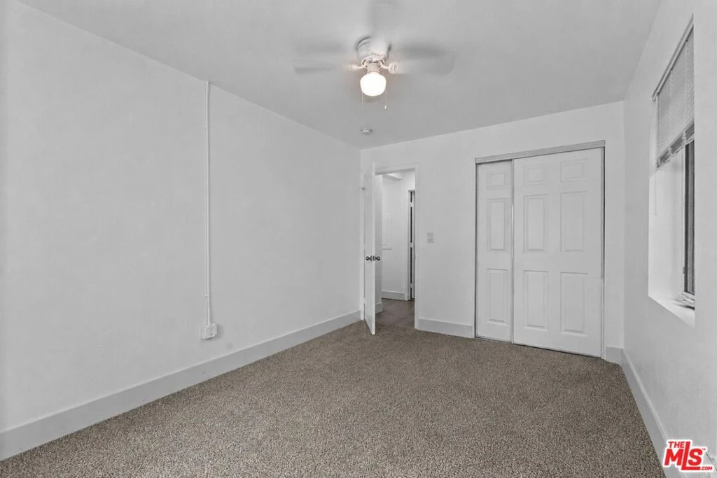 Interior 4