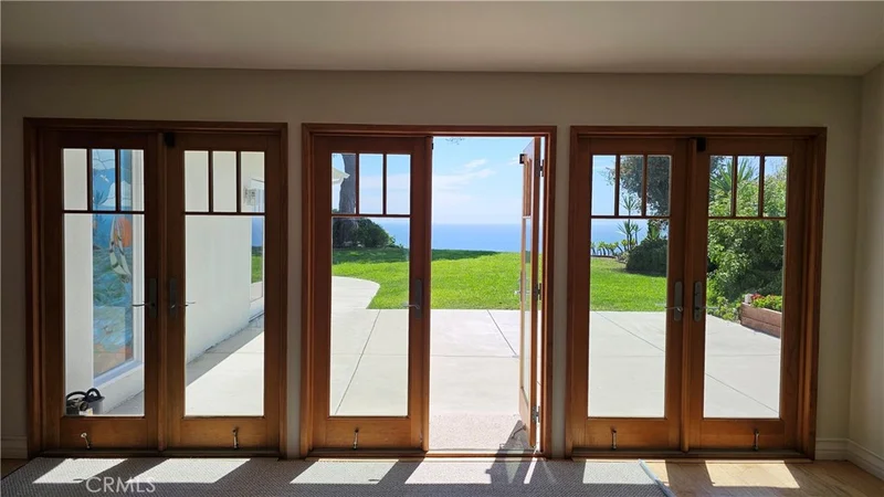 30637 Rue De La Pierre
