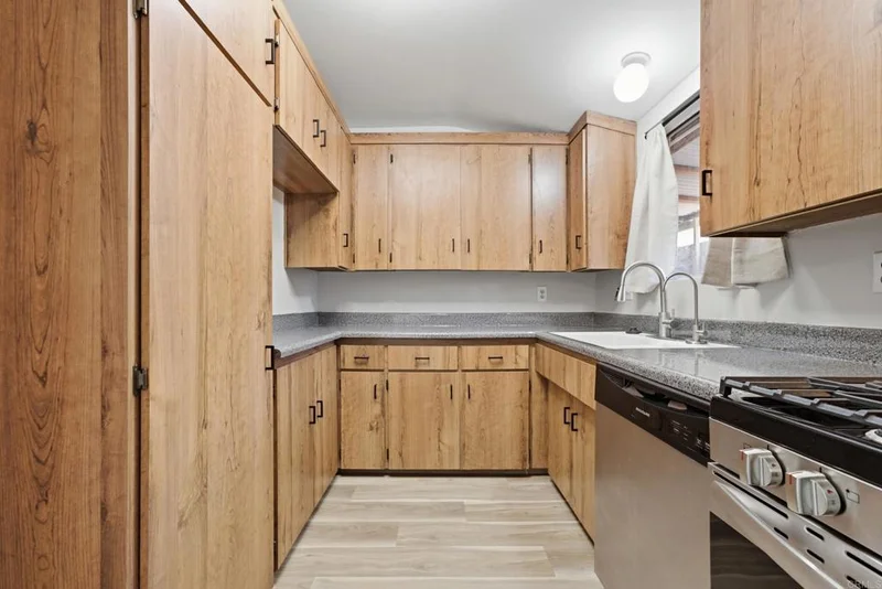 9320 Earl Street 33 photo 2