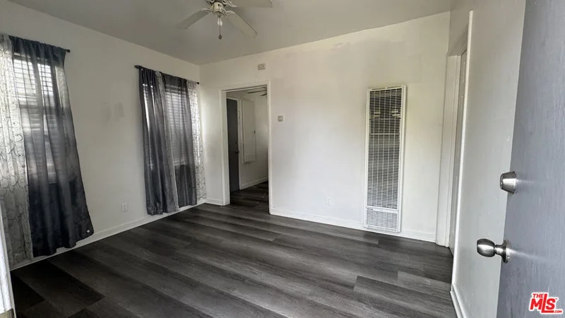9601 Alexander Avenue 1/2 photo 2