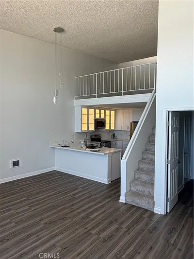 211 Yacht Club Way