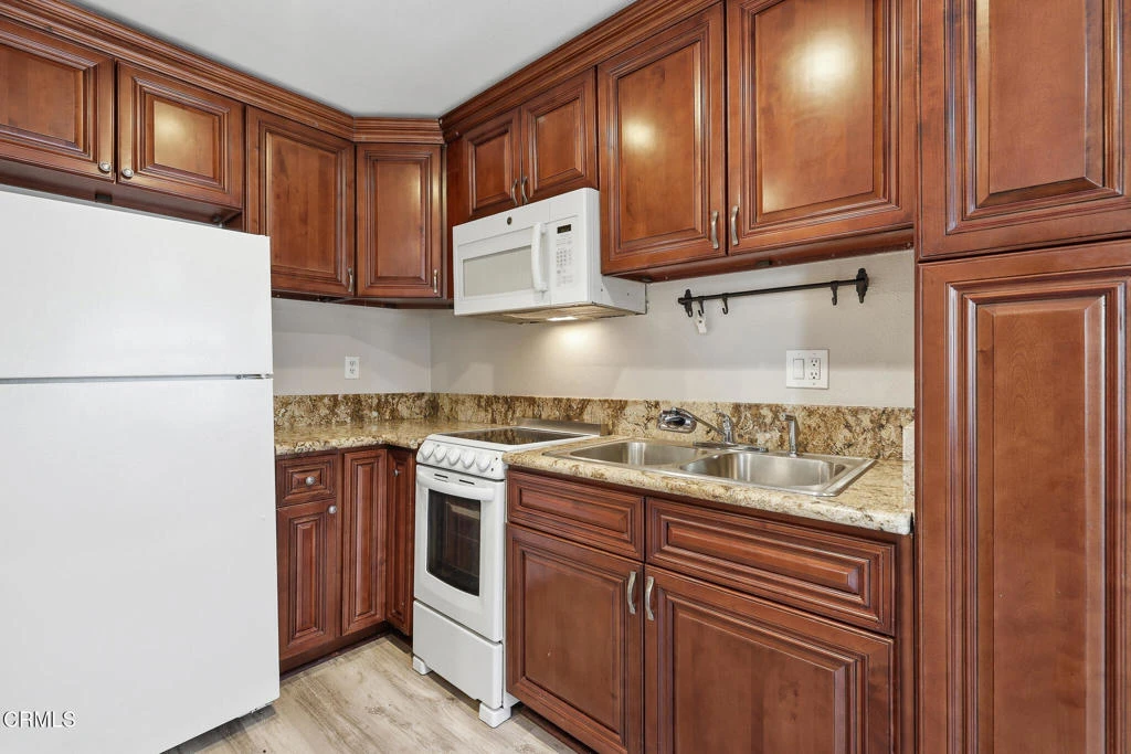 Interior 4