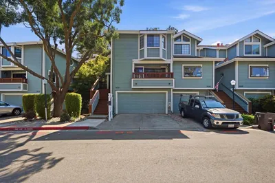 18041 Hillwood Lane photo 2